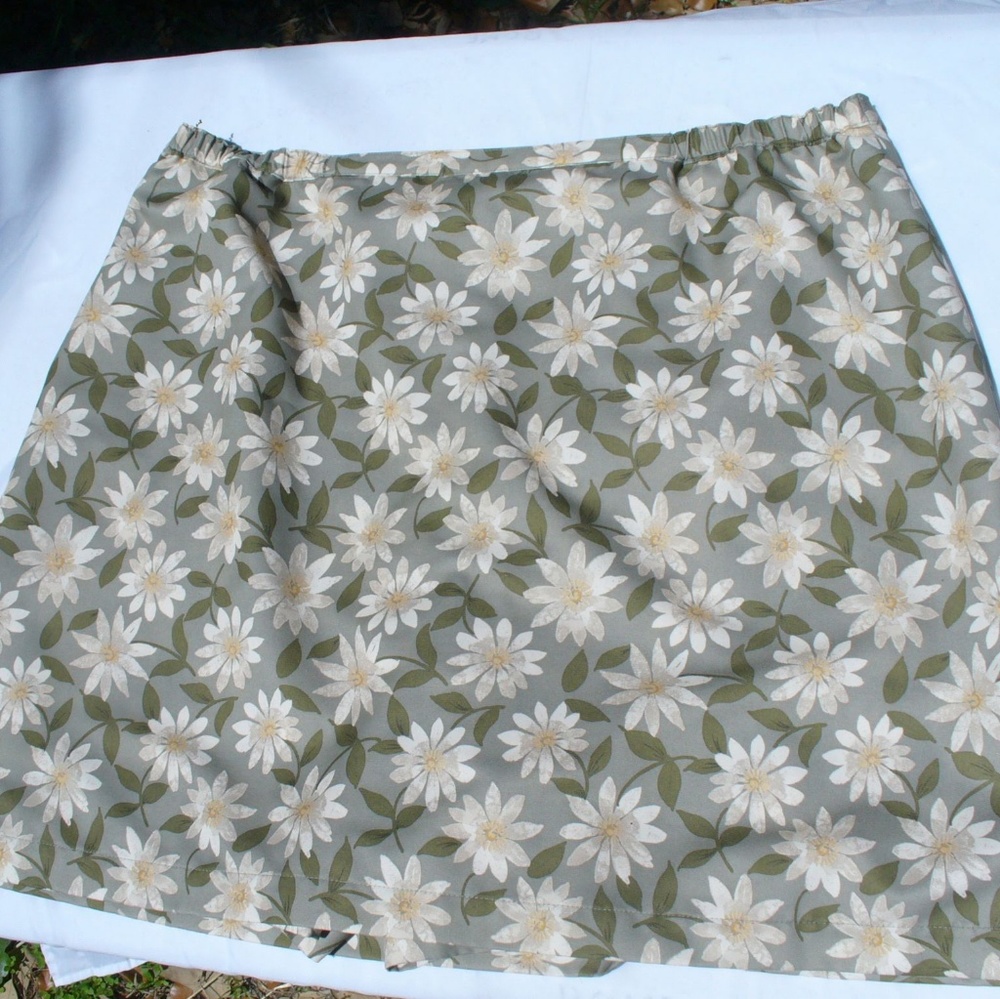 Karen Scott Skort Size 18